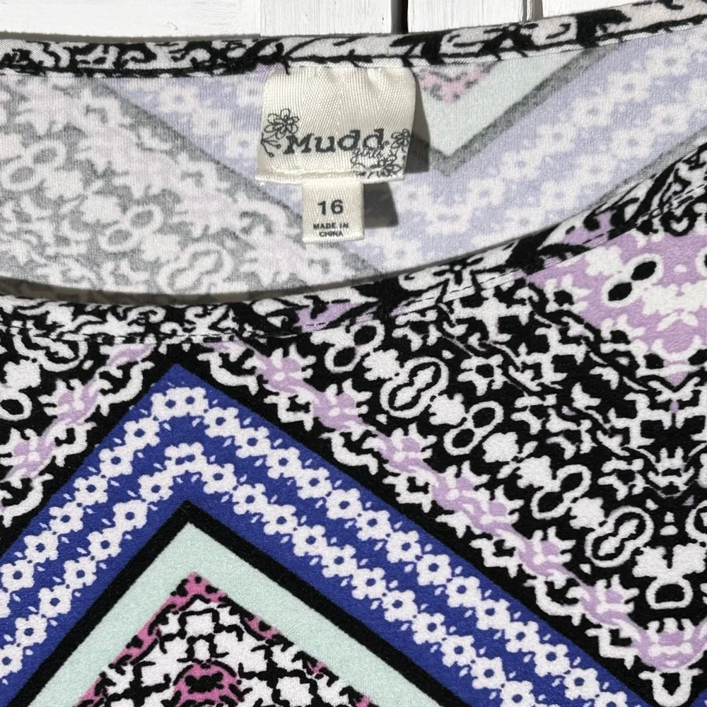 Girls Size 16 Mudd stretchy comfy printed skater dress 3/4 sleeve floral zigzag